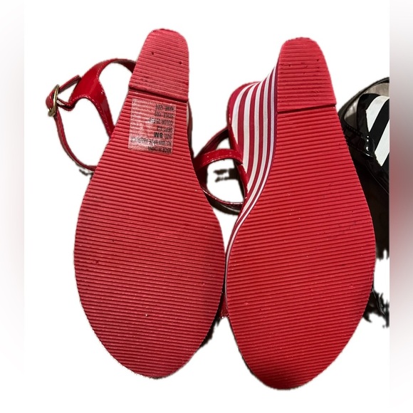 Bakers Stylish Red and Black Wedge Sandals, Size 8M - Picture 15 of 15